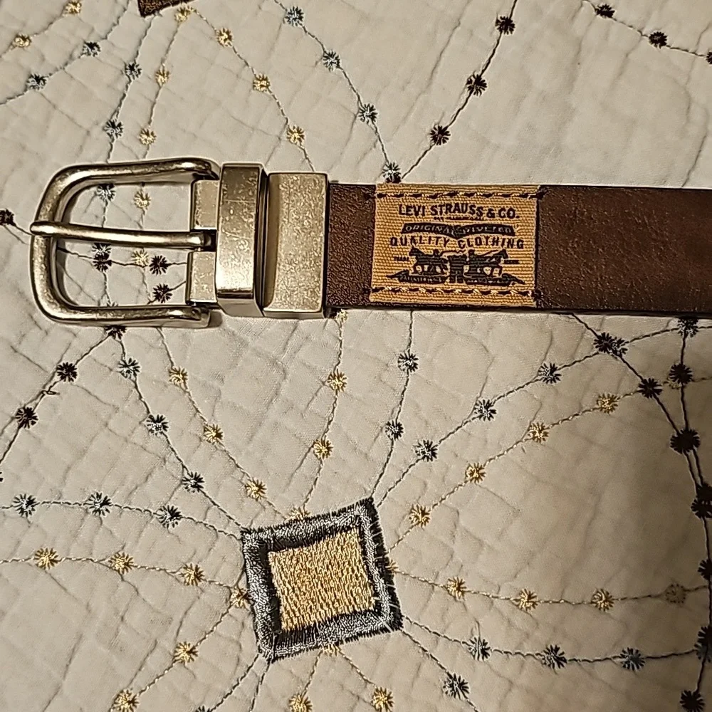 Men's Levi's Belt (26-28) - Picture 3 of 4